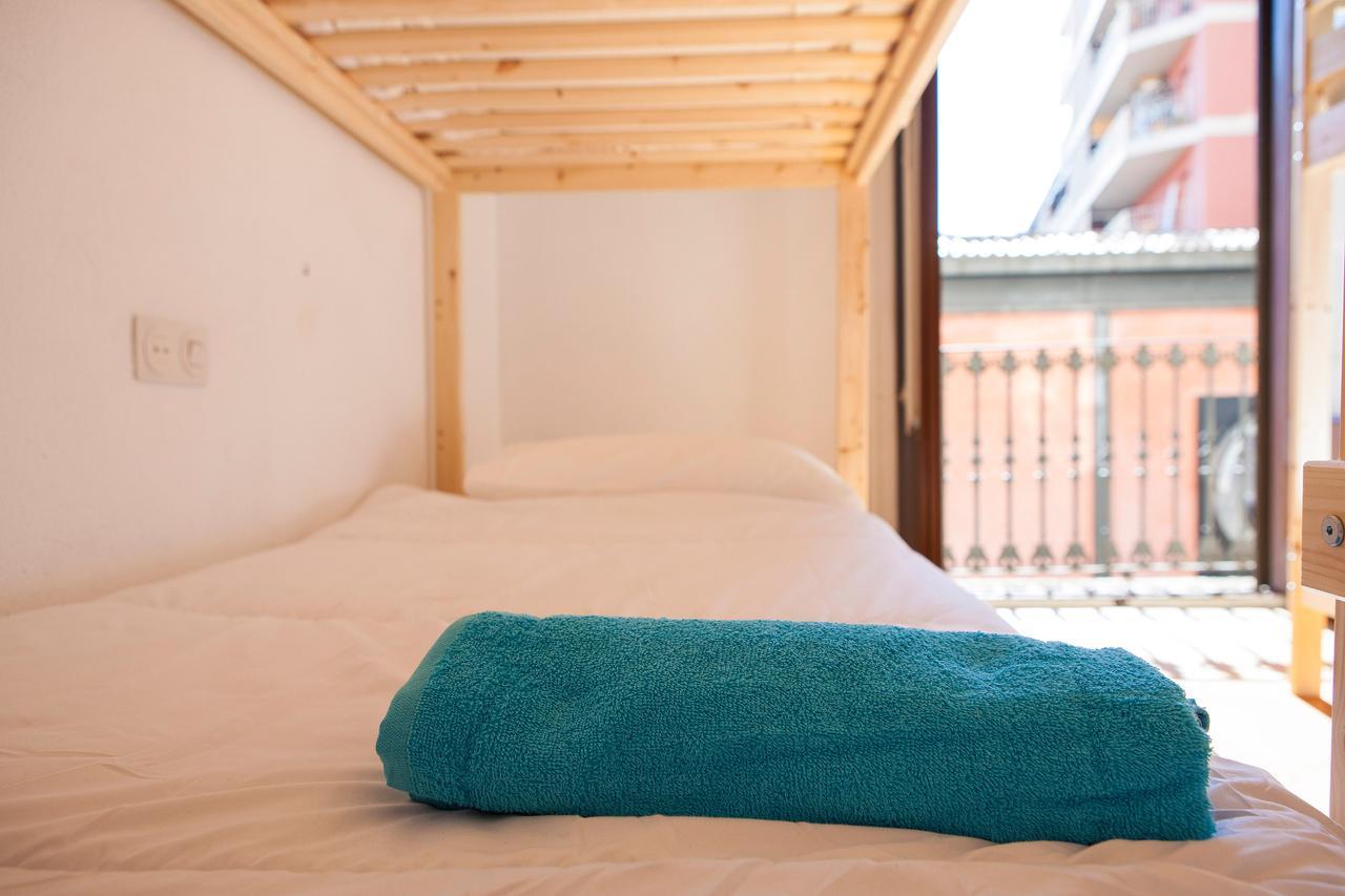 Bed and Breakfast Bed In Жирона Экстерьер фото