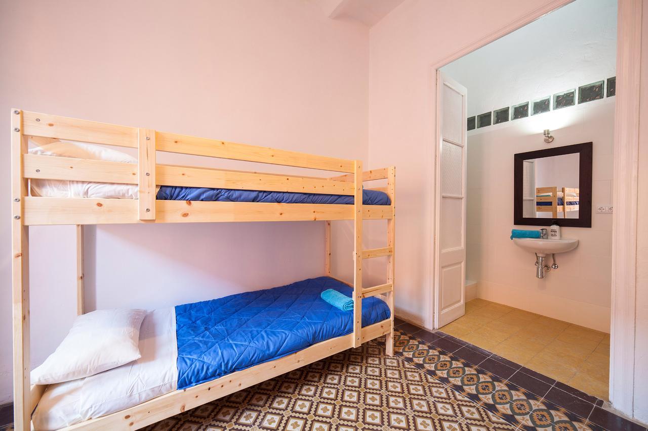 Bed and Breakfast Bed In Жирона Экстерьер фото
