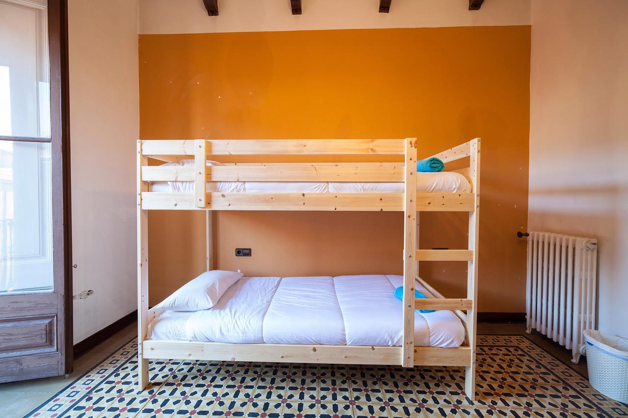 Bed and Breakfast Bed In Жирона Экстерьер фото