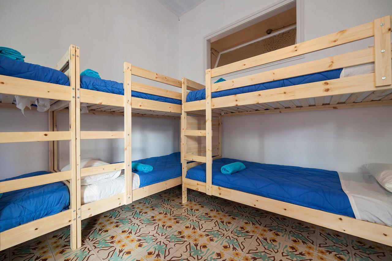 Bed and Breakfast Bed In Жирона Экстерьер фото