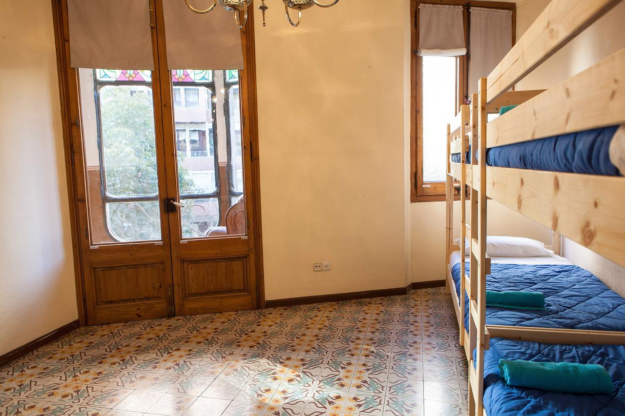 Bed and Breakfast Bed In Жирона Экстерьер фото