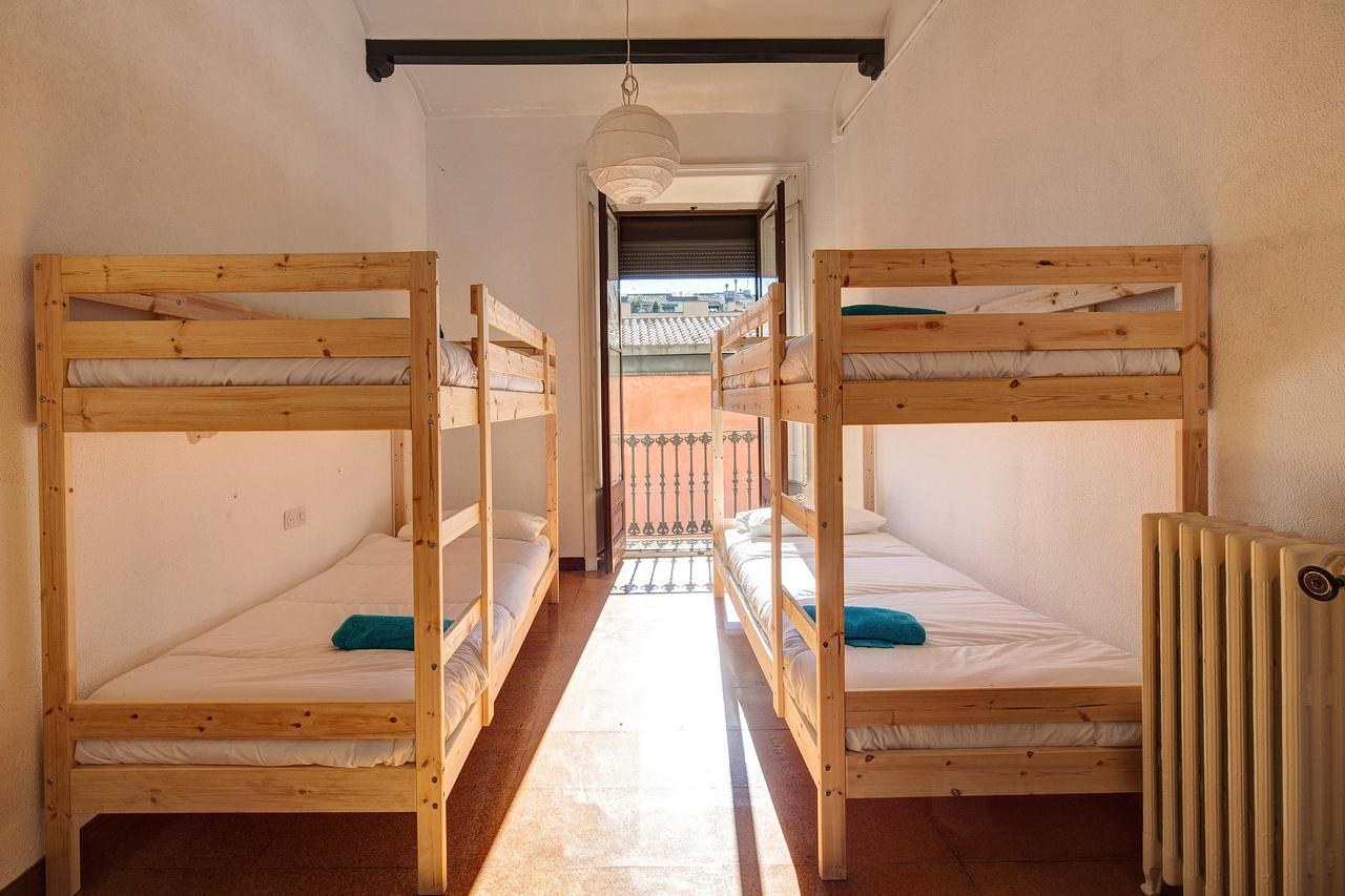 Bed and Breakfast Bed In Жирона Экстерьер фото