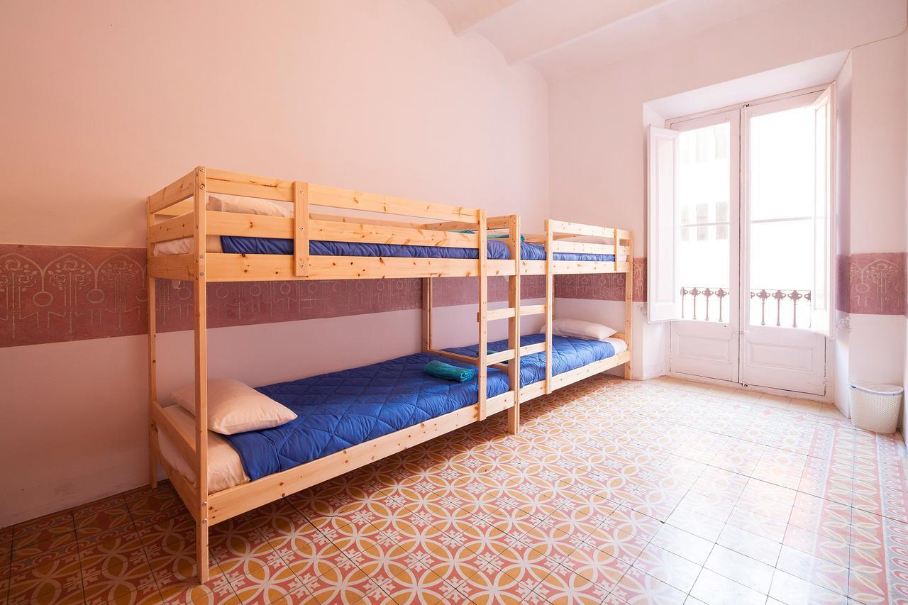Bed and Breakfast Bed In Жирона Экстерьер фото