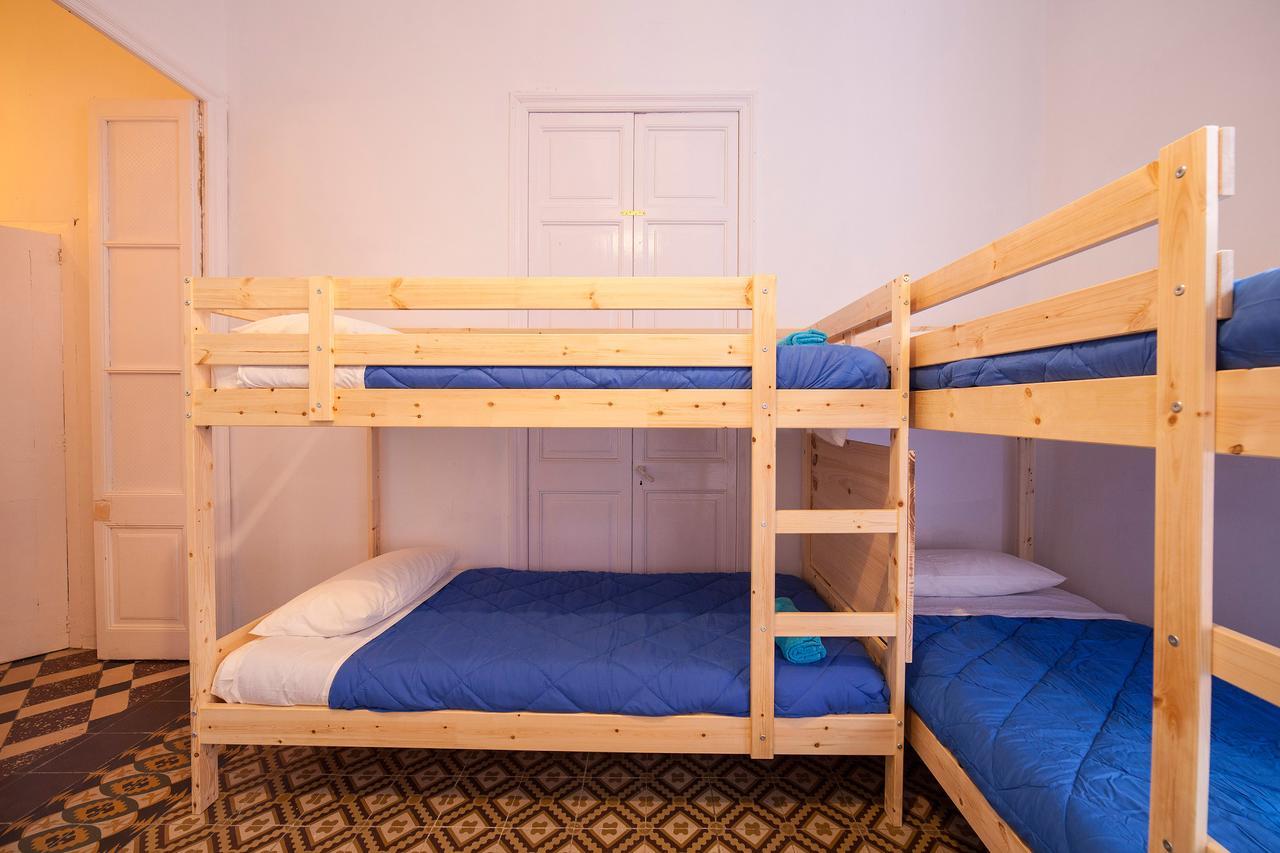 Bed and Breakfast Bed In Жирона Экстерьер фото
