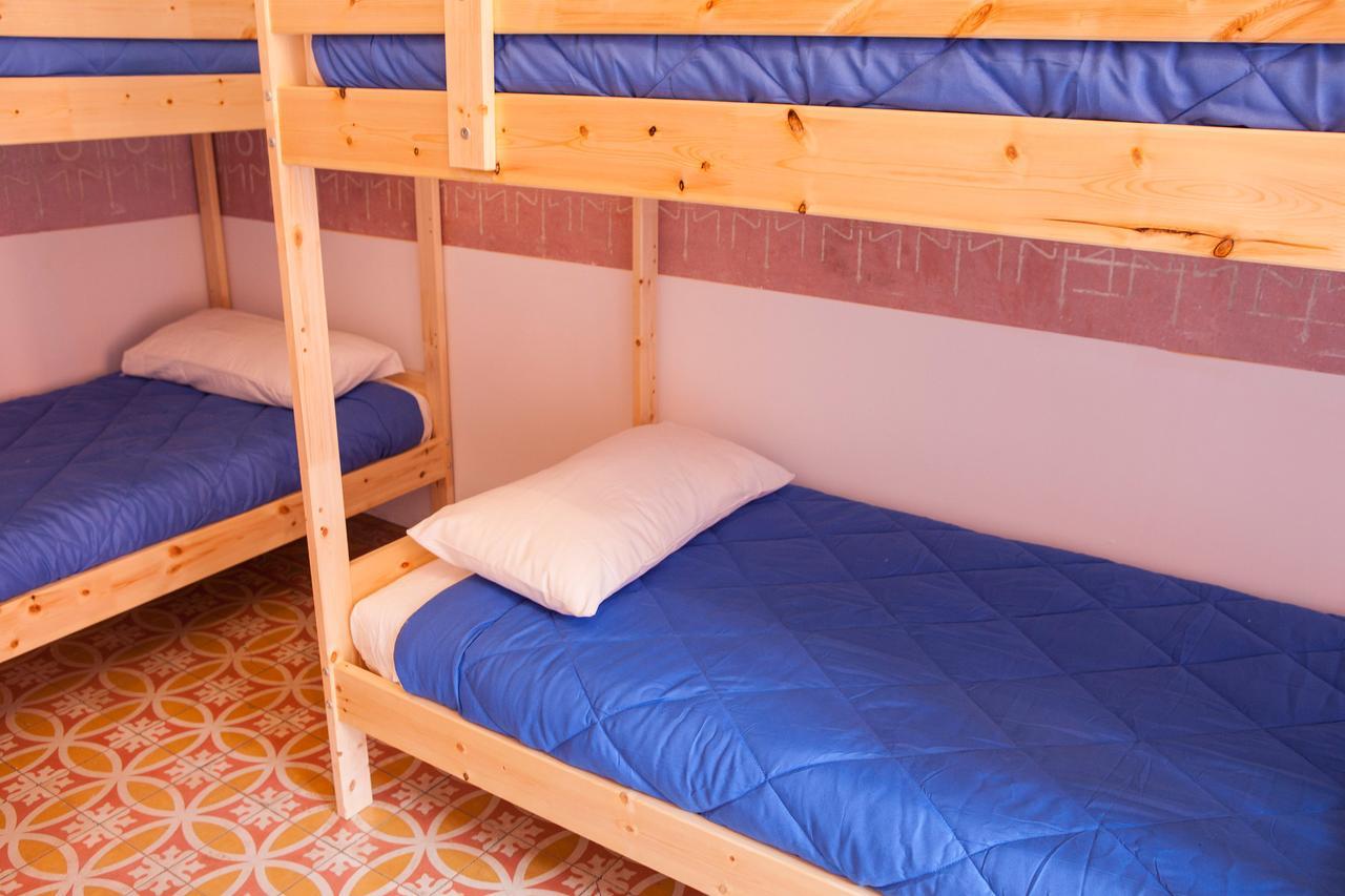 Bed and Breakfast Bed In Жирона Экстерьер фото